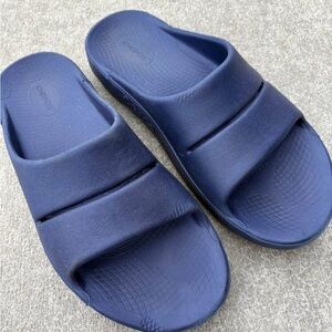 OOFOS Men's Deep Blue Slide Sandals